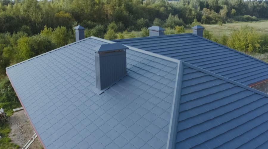 Professional gutter cleaning in Essex, CT